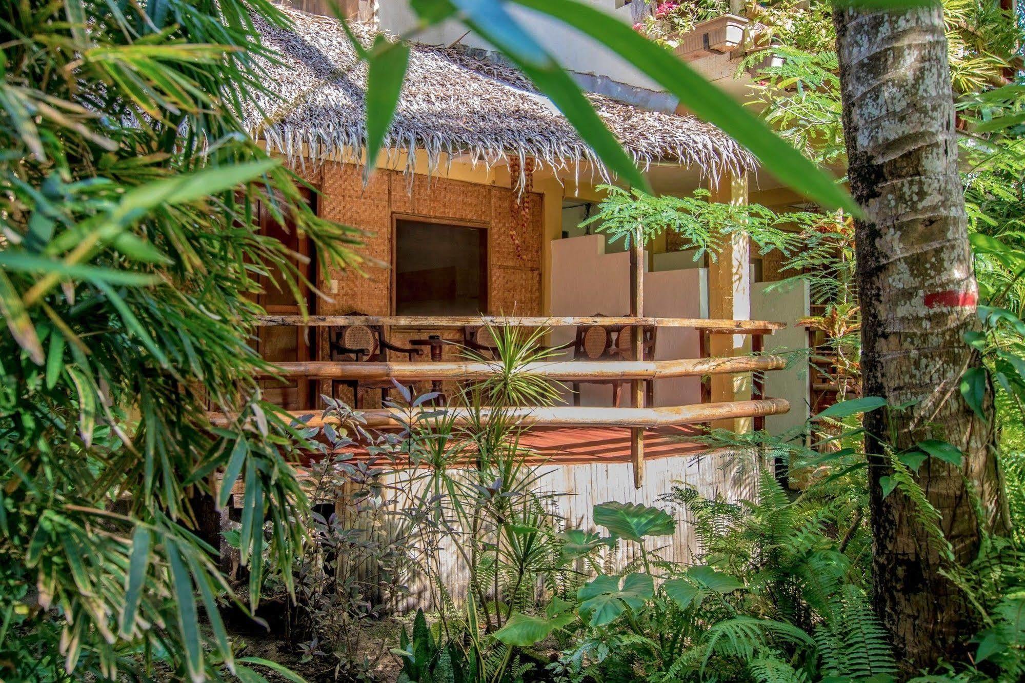 Bamboo Bungalows Resthouse Balabag  Kültér fotó