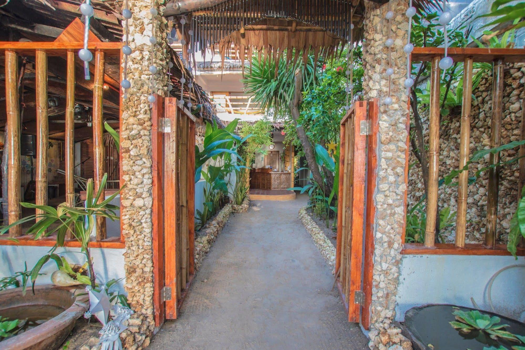 Bamboo Bungalows Resthouse Balabag  Kültér fotó
