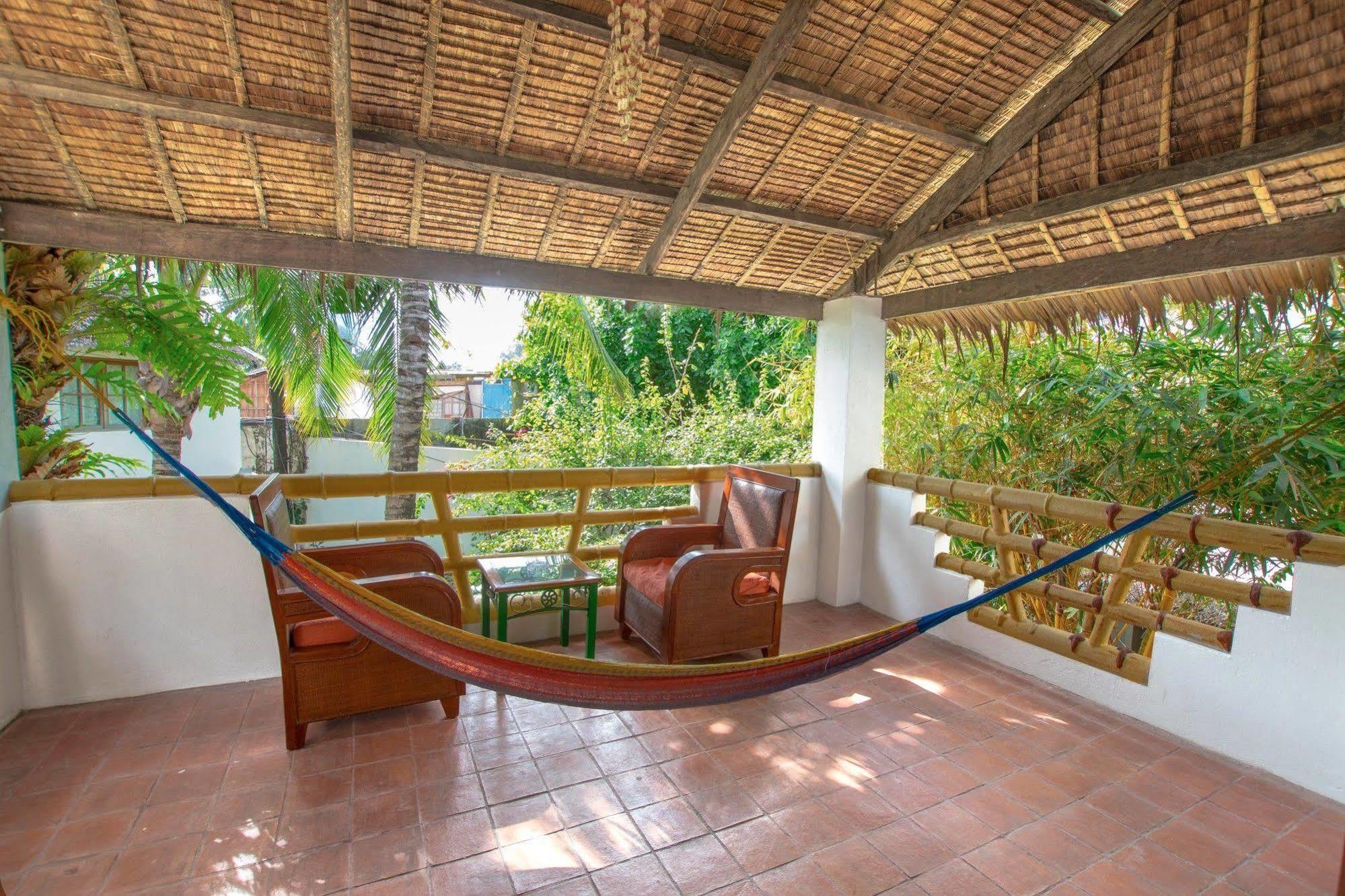 Bamboo Bungalows Resthouse Balabag  Kültér fotó